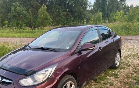 Hyundai Solaris II рестайлинг, 2011 год, 700 000 рублей, 2 фотография