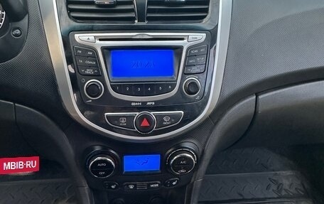 Hyundai Solaris II рестайлинг, 2011 год, 700 000 рублей, 9 фотография