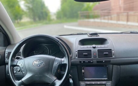 Toyota Avensis III рестайлинг, 2003 год, 735 000 рублей, 15 фотография