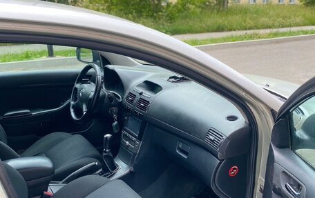 Toyota Avensis III рестайлинг, 2003 год, 735 000 рублей, 14 фотография