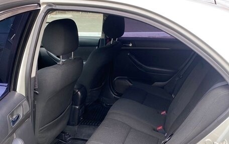 Toyota Avensis III рестайлинг, 2003 год, 735 000 рублей, 16 фотография