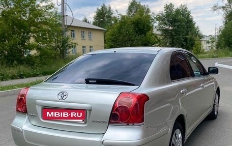 Toyota Avensis III рестайлинг, 2003 год, 735 000 рублей, 12 фотография