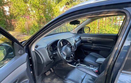 Mitsubishi Outlander III рестайлинг 3, 2019 год, 2 390 000 рублей, 7 фотография