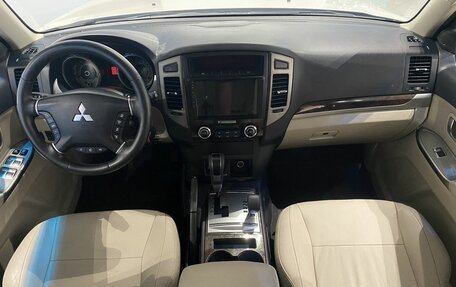 Mitsubishi Pajero IV, 2019 год, 3 639 000 рублей, 10 фотография