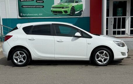 Opel Astra J, 2011 год, 549 121 рублей, 2 фотография