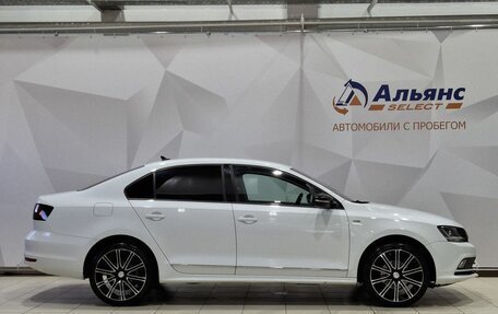 Volkswagen Jetta VI, 2018 год, 1 350 000 рублей, 2 фотография