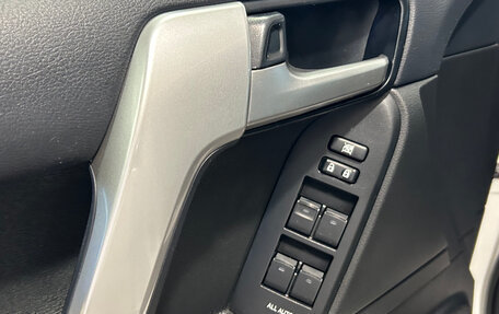 Toyota Land Cruiser Prado 150 рестайлинг 2, 2020 год, 5 390 000 рублей, 9 фотография