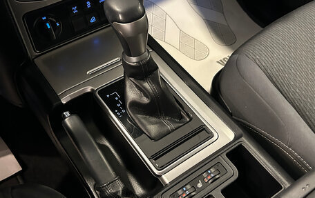 Toyota Land Cruiser Prado 150 рестайлинг 2, 2020 год, 5 390 000 рублей, 12 фотография