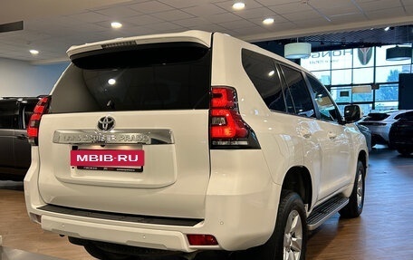 Toyota Land Cruiser Prado 150 рестайлинг 2, 2020 год, 5 390 000 рублей, 4 фотография