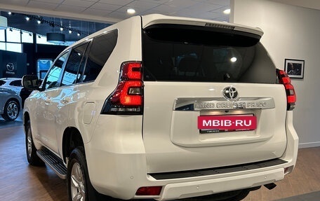 Toyota Land Cruiser Prado 150 рестайлинг 2, 2020 год, 5 390 000 рублей, 2 фотография
