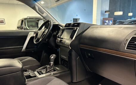 Toyota Land Cruiser Prado 150 рестайлинг 2, 2020 год, 5 390 000 рублей, 19 фотография