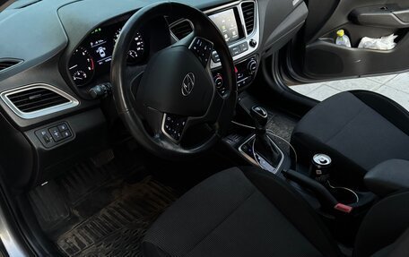 Hyundai Solaris II рестайлинг, 2019 год, 1 300 000 рублей, 5 фотография