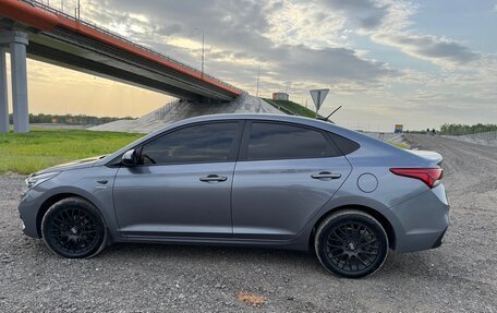 Hyundai Solaris II рестайлинг, 2019 год, 1 300 000 рублей, 4 фотография