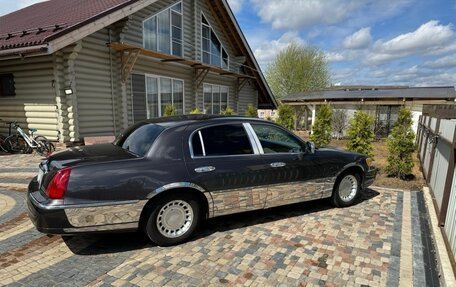 Lincoln Town Car III рестайлинг, 1999 год, 870 000 рублей, 9 фотография