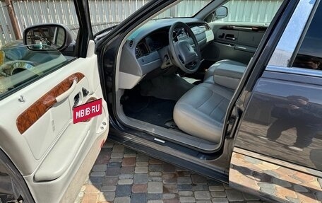Lincoln Town Car III рестайлинг, 1999 год, 870 000 рублей, 12 фотография