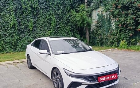 Hyundai Elantra, 2023 год, 2 450 000 рублей, 8 фотография