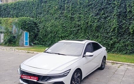 Hyundai Elantra, 2023 год, 2 450 000 рублей, 2 фотография