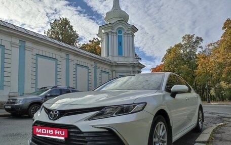 Toyota Camry, 2021 год, 4 450 000 рублей, 2 фотография
