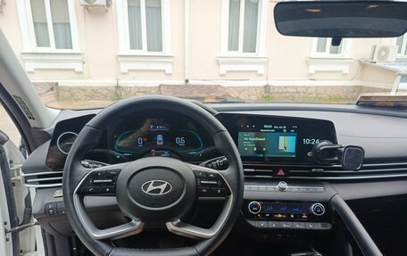 Hyundai Elantra, 2023 год, 2 450 000 рублей, 19 фотография