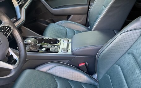 Volkswagen Touareg III, 2019 год, 6 800 000 рублей, 15 фотография