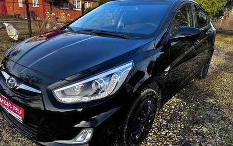 Hyundai Solaris II рестайлинг, 2013 год, 1 150 000 рублей, 2 фотография