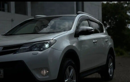 Toyota RAV4, 2014 год, 1 990 000 рублей, 2 фотография