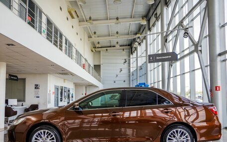 Toyota Camry, 2017 год, 2 248 000 рублей, 4 фотография