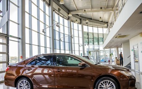 Toyota Camry, 2017 год, 2 248 000 рублей, 8 фотография