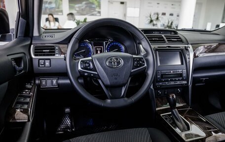 Toyota Camry, 2017 год, 2 248 000 рублей, 15 фотография