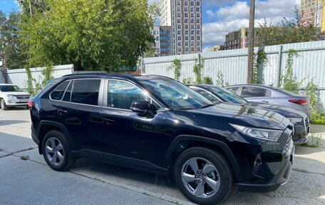 Toyota RAV4, 2020 год, 2 999 999 рублей, 3 фотография