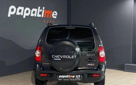 Chevrolet Niva I рестайлинг, 2016 год, 735 000 рублей, 4 фотография