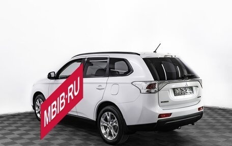 Mitsubishi Outlander III рестайлинг 3, 2013 год, 1 095 000 рублей, 4 фотография