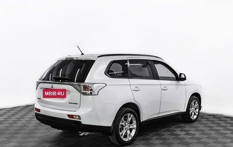 Mitsubishi Outlander III рестайлинг 3, 2013 год, 1 095 000 рублей, 6 фотография