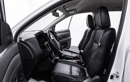 Mitsubishi Outlander III рестайлинг 3, 2013 год, 1 095 000 рублей, 7 фотография
