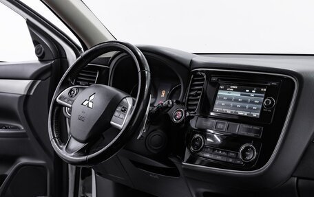 Mitsubishi Outlander III рестайлинг 3, 2013 год, 1 095 000 рублей, 10 фотография