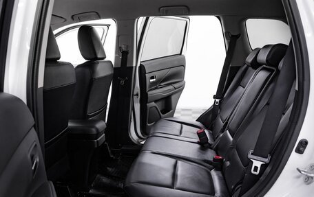 Mitsubishi Outlander III рестайлинг 3, 2013 год, 1 095 000 рублей, 14 фотография