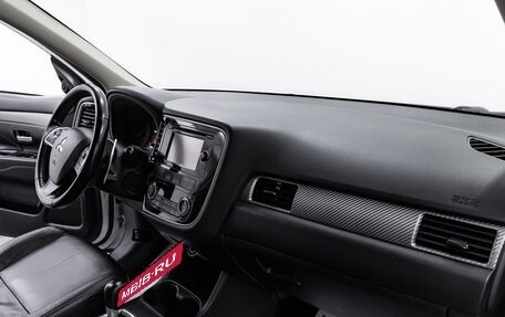 Mitsubishi Outlander III рестайлинг 3, 2013 год, 1 095 000 рублей, 12 фотография