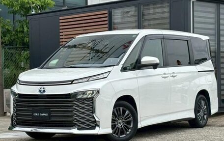 Toyota Voxy, 2022 год, 2 500 000 рублей, 1 фотография