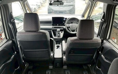 Toyota Voxy, 2022 год, 2 500 000 рублей, 10 фотография