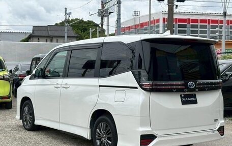 Toyota Voxy, 2022 год, 2 500 000 рублей, 7 фотография
