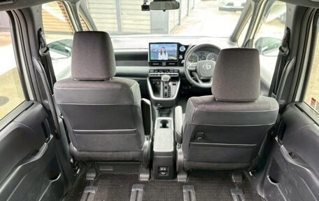 Toyota Voxy, 2022 год, 2 500 000 рублей, 14 фотография