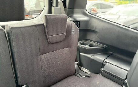 Toyota Voxy, 2022 год, 2 500 000 рублей, 18 фотография