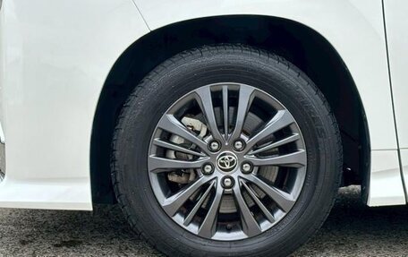 Toyota Voxy, 2022 год, 2 500 000 рублей, 24 фотография