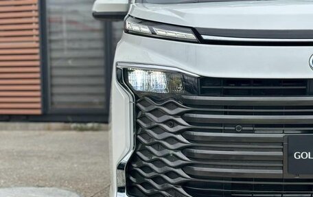Toyota Voxy, 2022 год, 2 500 000 рублей, 25 фотография