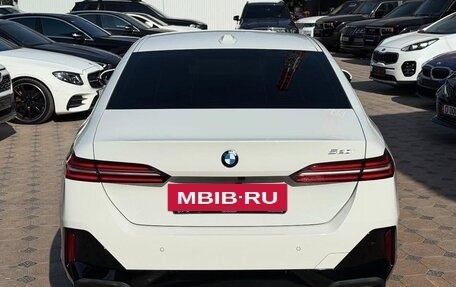 BMW 5 серия, 2024 год, 5 910 000 рублей, 5 фотография