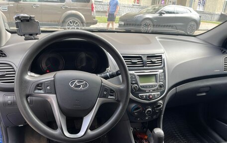 Hyundai Solaris II рестайлинг, 2013 год, 750 000 рублей, 4 фотография