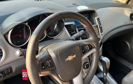Chevrolet Cruze II, 2009 год, 800 000 рублей, 5 фотография