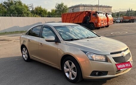 Chevrolet Cruze II, 2009 год, 800 000 рублей, 2 фотография