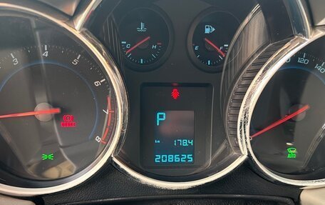 Chevrolet Cruze II, 2009 год, 800 000 рублей, 7 фотография