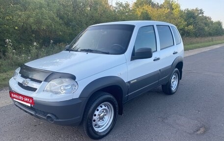 Chevrolet Niva I рестайлинг, 2017 год, 800 000 рублей, 11 фотография